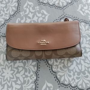 Authentic Coach wallet... Great condition